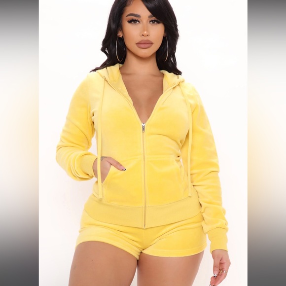 COPY - The Og Trendsetter Velour Short Set Yellow - Picture 1 of 5